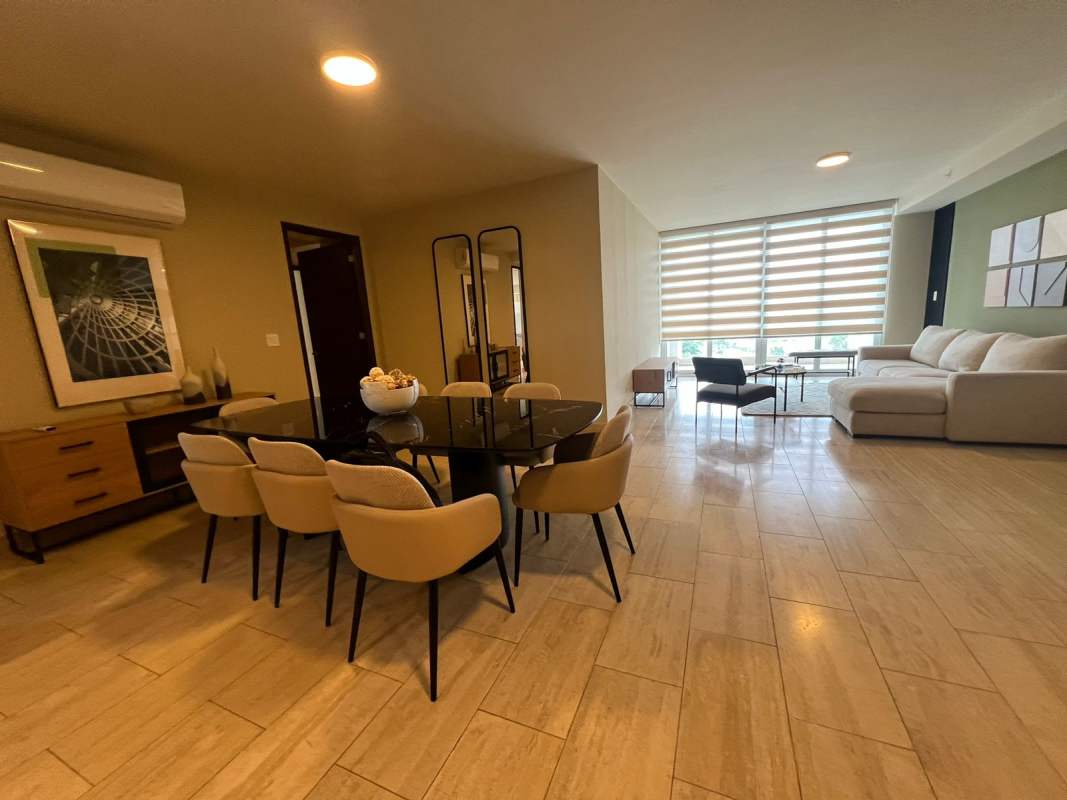 Bright secondary bedroom with city views in PH The Regent Costa del Este Panama