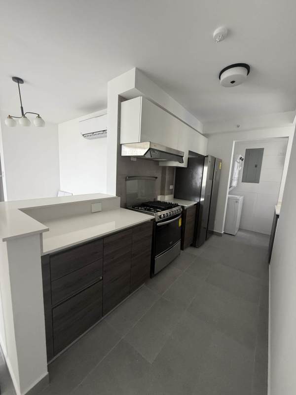 Modern 2BR Apartment in PH Park Square Via España Carrasquilla