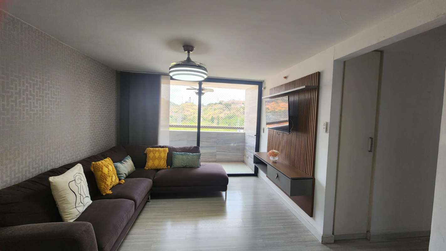 Fully equipped modern kitchen with granite counter and appliances in apartment Condado del Rey