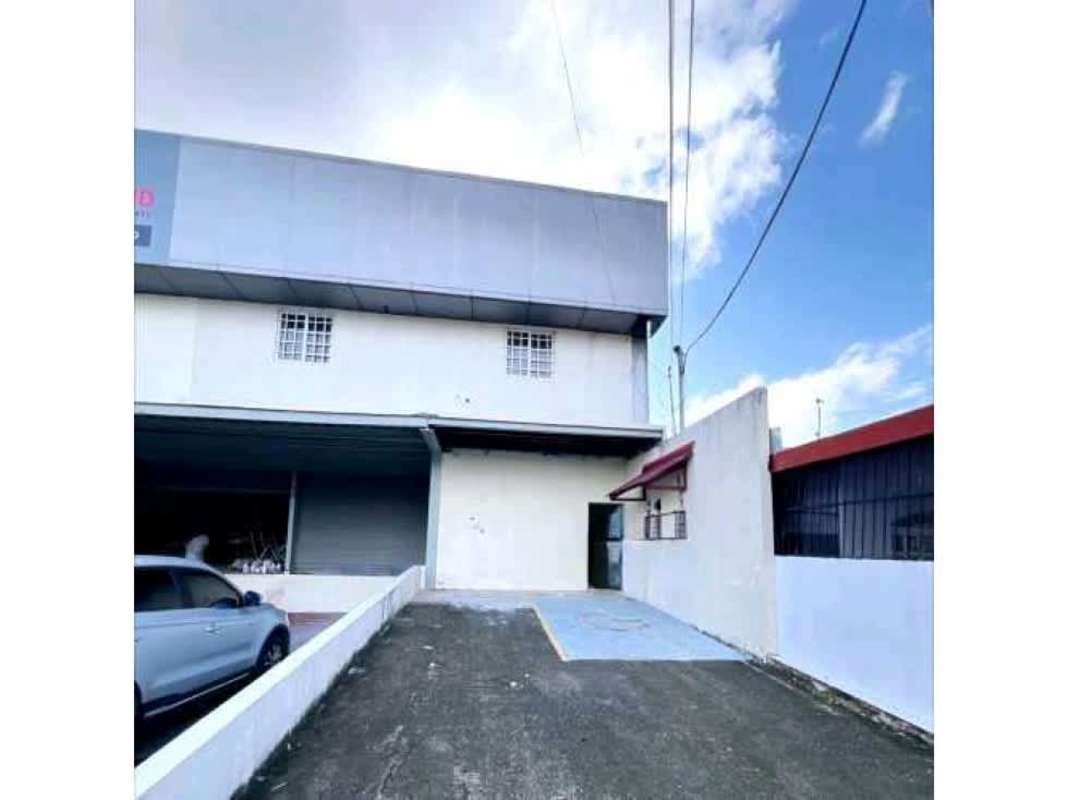 442m² Warehouse with Dock and Parking Parque Lefevre