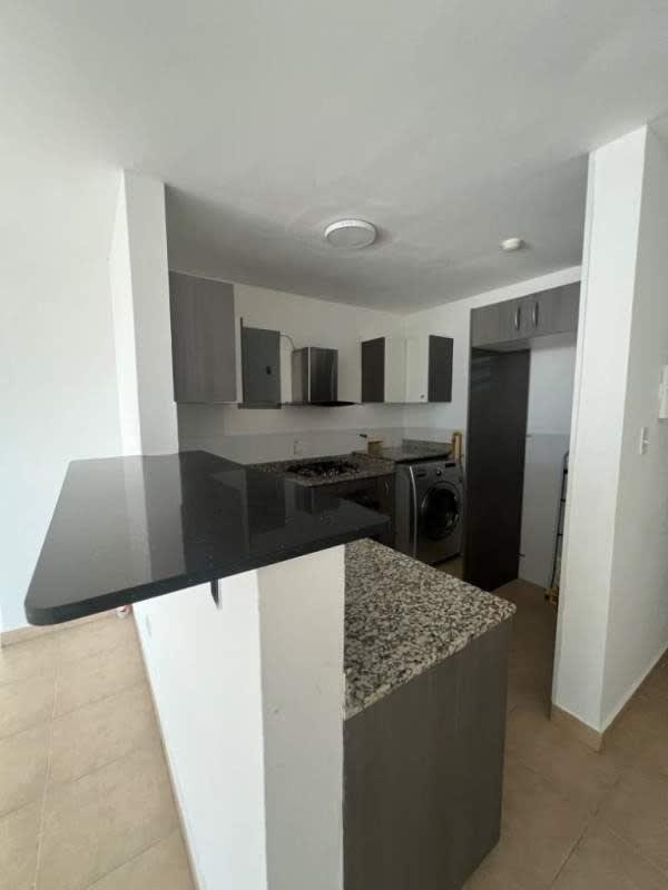 Bathroom with walk-in shower, vessel sink and vanity PH Carrasquilla Park Panama