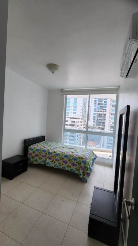 Rooftop terrace pool and jacuzzi with skyline views PH Bella Vista Park Panama