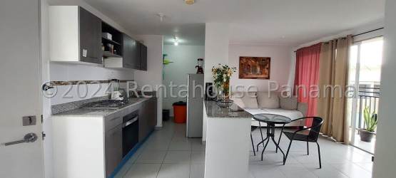 Modern kitchen granite countertop affordable Nuevo Arraiján apartment