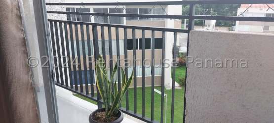 Social area with children's playground and pool at Residencial Nuevo Arraiján
