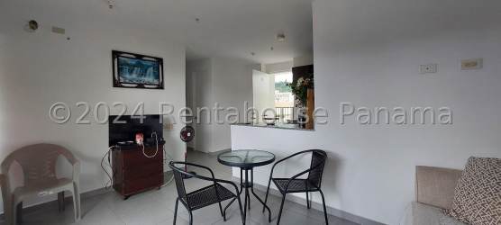 Master bedroom with balcony AC ensuite Nuevo Arraiján Panama apartment