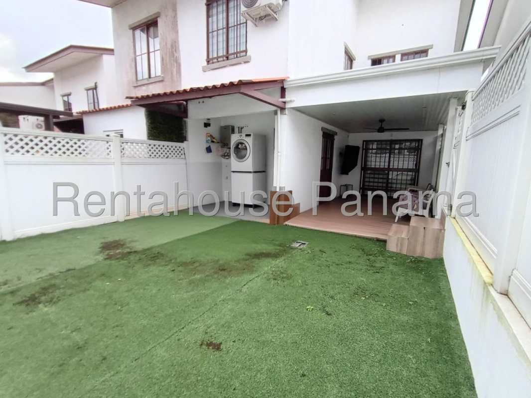 Guest half bath with ceramic tiles and vanity sink Villa Zaita Panama