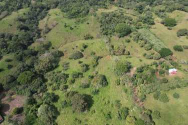 Elevated ridge with ocean views ideal for building near Playa Venao in Los Pozos Panama.