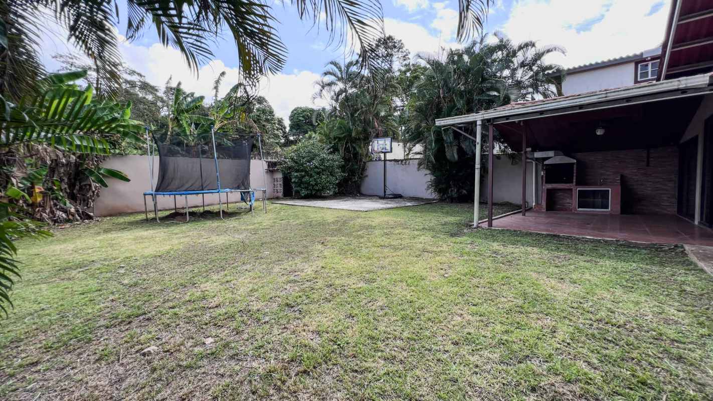 Spacious 3BR House with Garden & Terrace in Villa Zaita