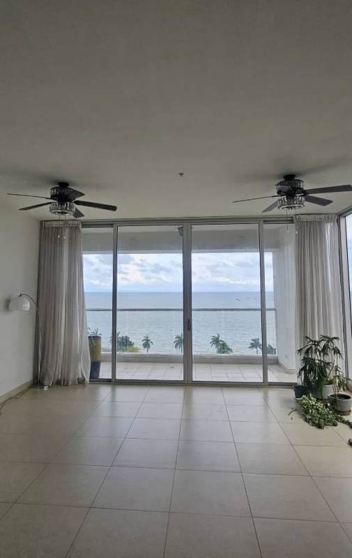 Modern kitchen with granite countertops and stainless appliances at PH Rivage Avenida Balboa Panama