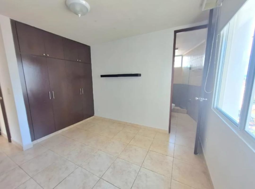 Master bedroom with closet ensuite bathroom AC PH 7400 Torre East San Francisco Panama
