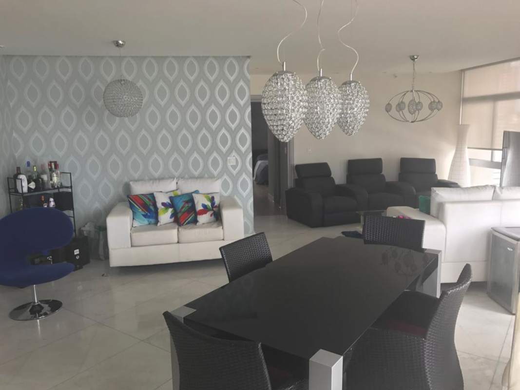 Modern bathroom featuring jacuzzi tub, walk-in glass shower in PH Luxor 200 El Cangrejo Panama City