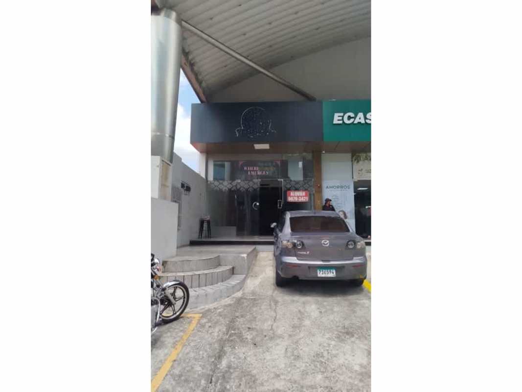 Interior mezzanine level overlooking retail hall in Obarrio Panama