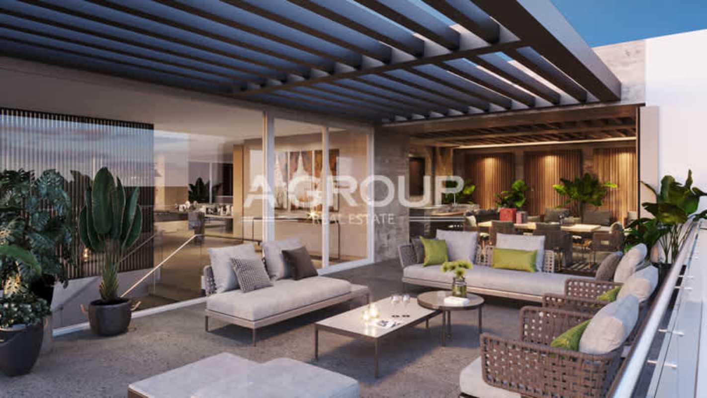 Contemporary lobby with concierge in PH Celeste Santa Maria Panama