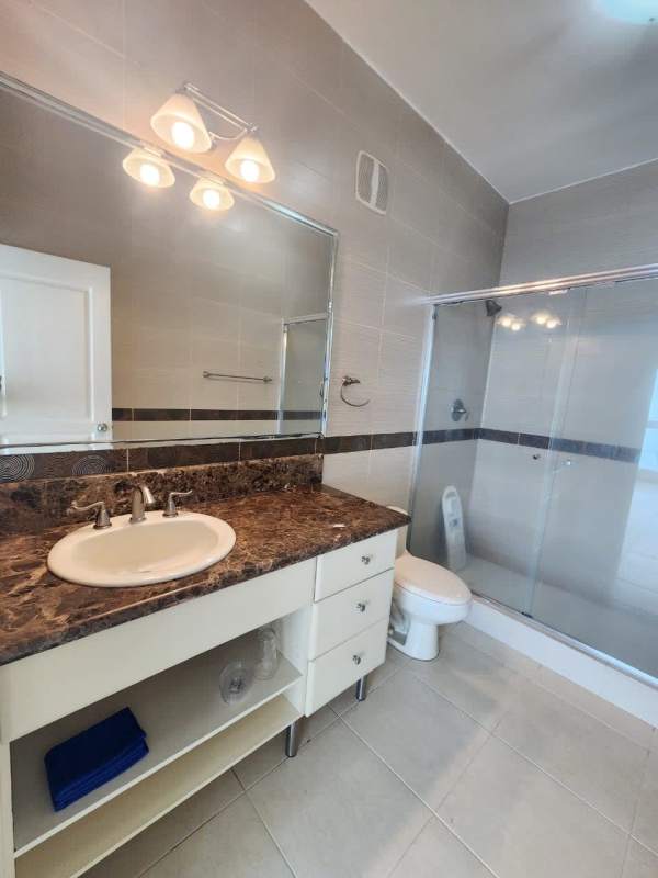 Rooftop swimming pool with Pacific Ocean views PH Vista del Mar Panama City