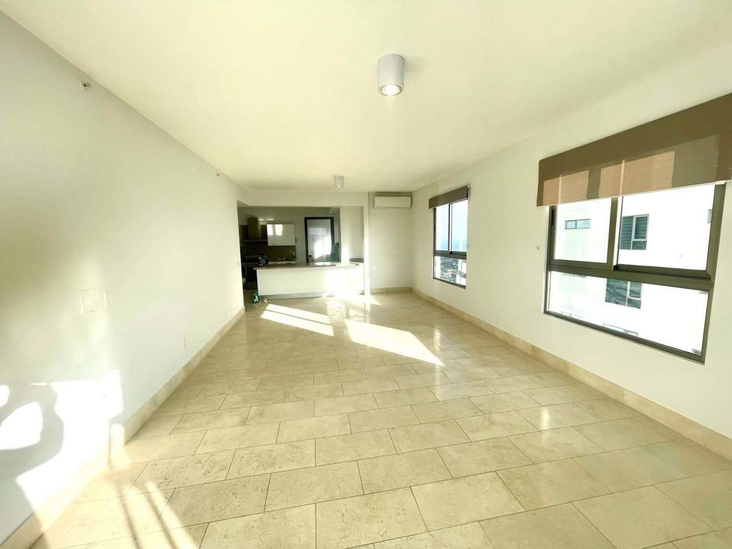 Spacious master bedroom with large window and built-in closet in PH Green View Santa Maria Costa del Este Panama