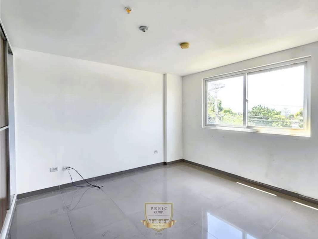 Spacious bedroom with window ceramic floor PH Colinas de la Riviera Pedregal Panama