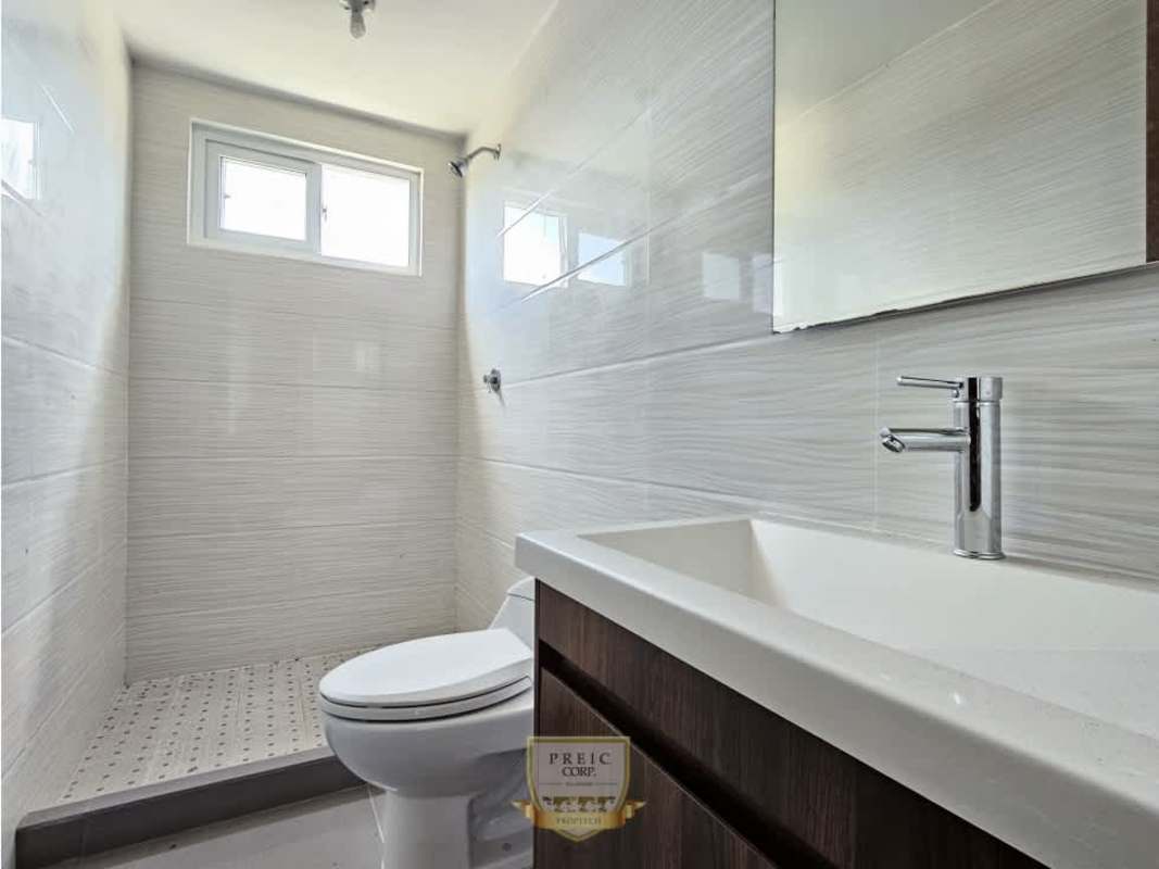 Bathroom with walk-in shower and vanity at PH Colinas de la Riviera Pedregal Panama