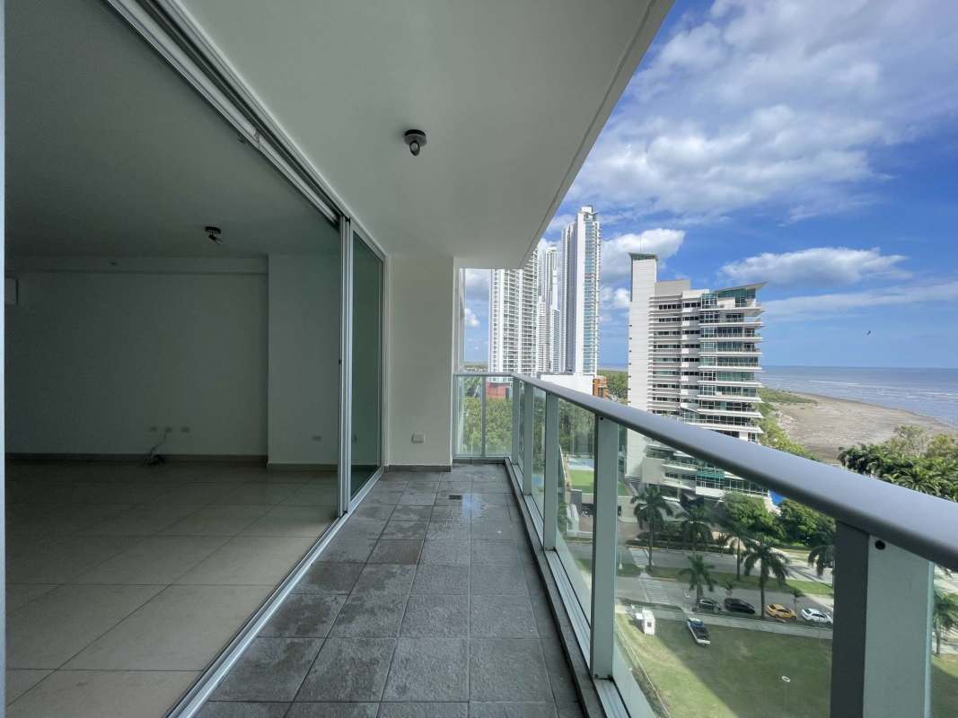 Open kitchen with granite countertops, stainless appliances in PH Majestic Costa del Este