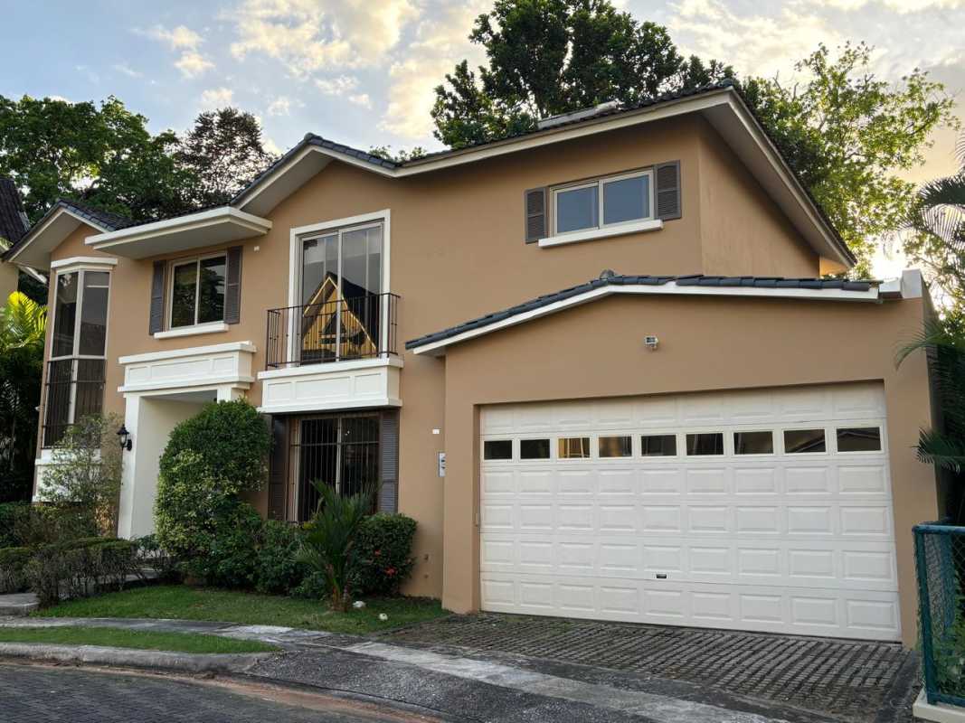 Wood cabinets and granite countertops kitchen with window in Embassy Gardens Clayton for rent