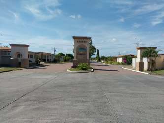 Covered terrace with hammock and garden plants Barriada Corotú Vacamonte Panama