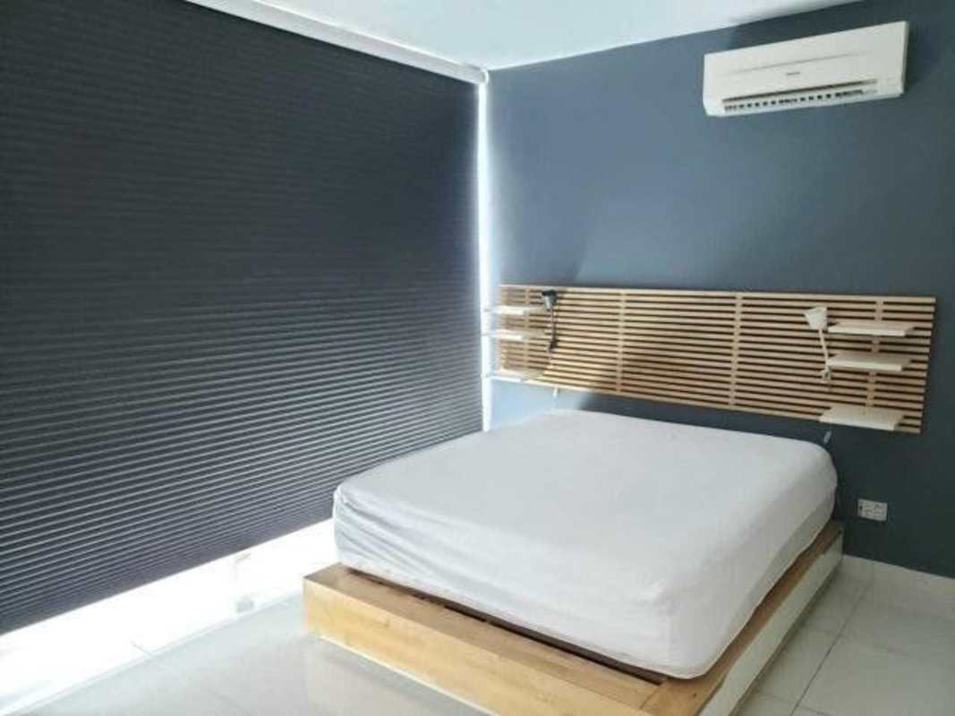 Outdoor infinity swimming pool with city views at PH Mystic Tower San Francisco Panama City