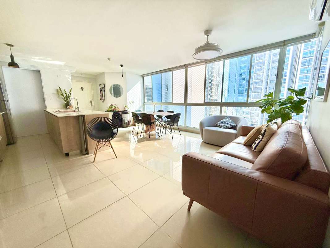 Outdoor swimming pool with sun deck PH Coral Tower Carrasquilla Panama