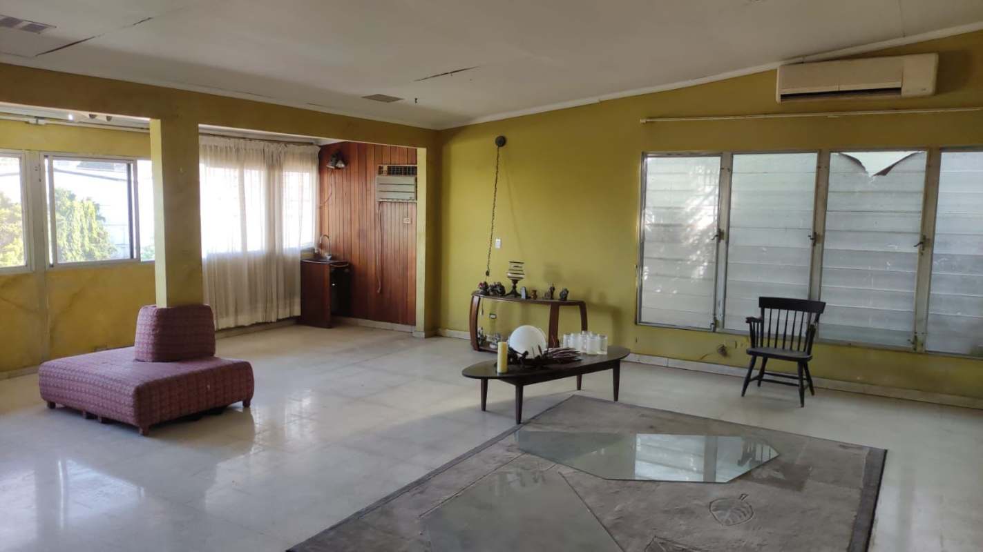 Large bedroom with balcony doors in house Los Angeles El Dorado Panama