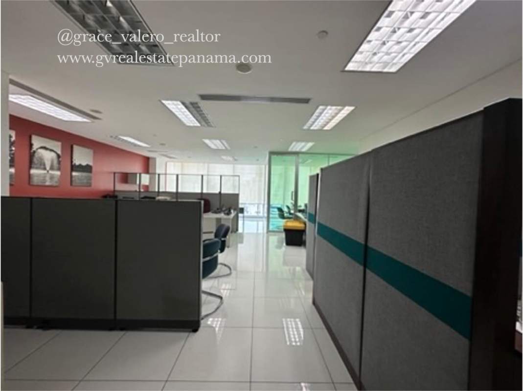 Skyline and ocean distant view from office in Global Bank Tower Panama