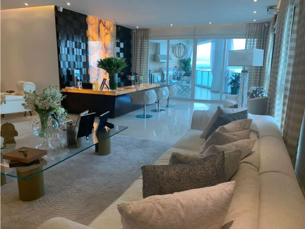 Elegant dining area with ocean view and marble floors PH Venetian Tower Punta Pacifica Pamama