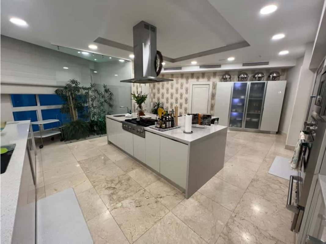 Spacious master bedroom with oceanview balcony, ensuite bath, luxury in PH Venetian Tower Punta Pacifica