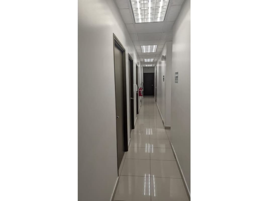 1800m2 Commercial Space in Plaza Via España for Rent Bella Vista