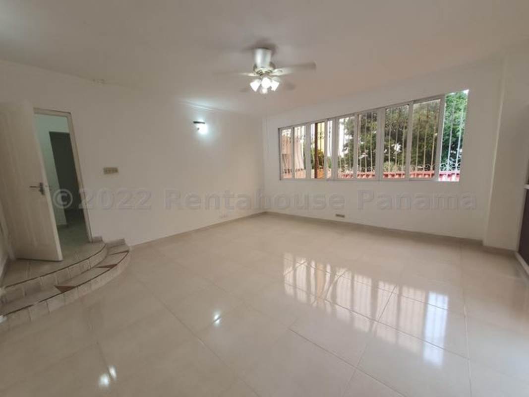 Private bedroom balcony open view secure bars house for sale Villa de las Fuentes Panama