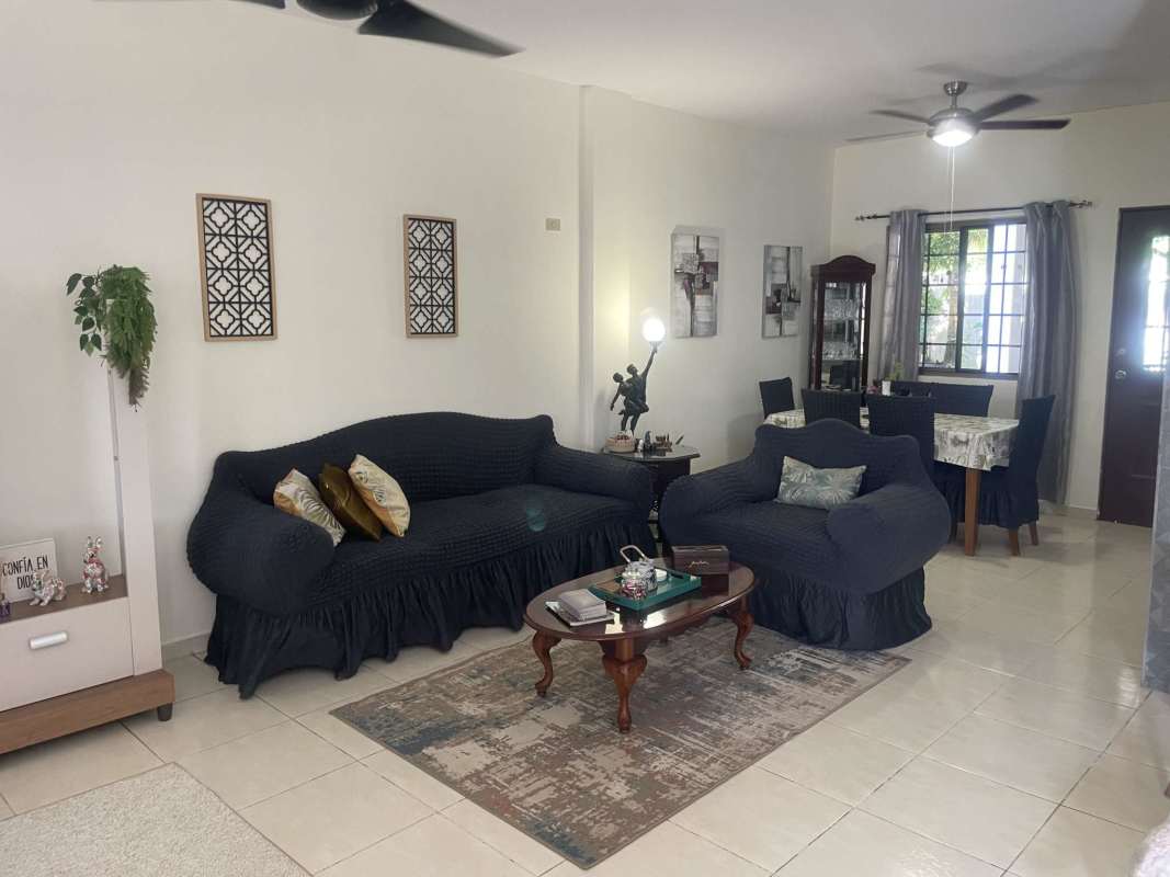 Family House for Rent with Appliances and Large Yard Las Cumbres