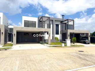 House (Duplex) for Sale in Howard - 3 bedrooms