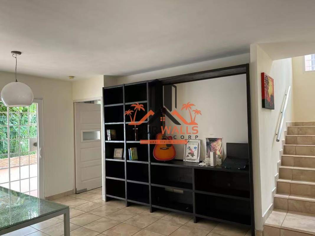 Bedroom interior with large closet, tiled floors and neutral decor in PH Everest Brisas del Golf Panama