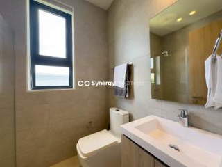 Duplex House for Sale in Howard - 3 bedrooms