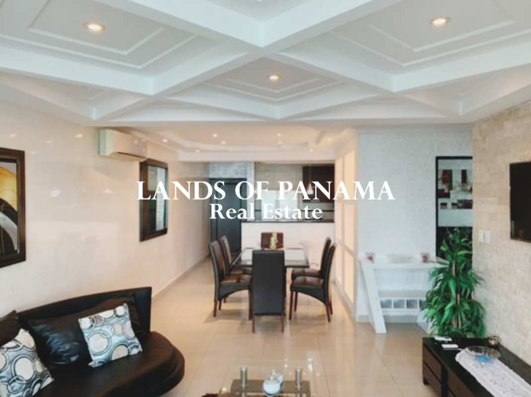 Fully equipped open kitchen with granite counters PH Pacific Sea Panama