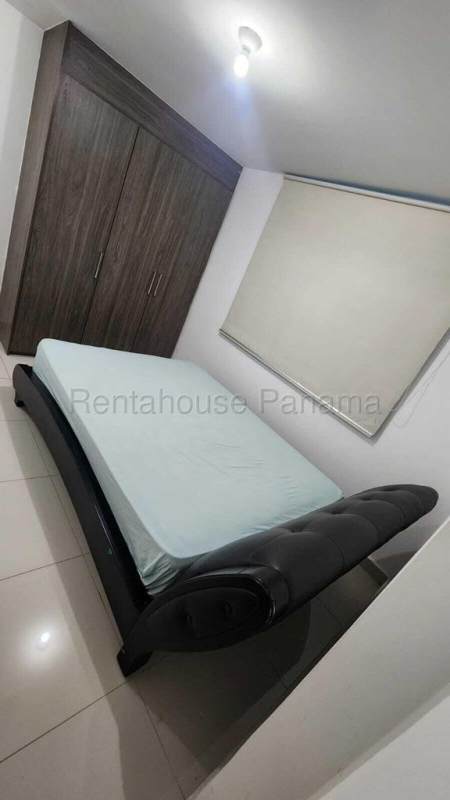 Bedroom featuring closet and window in PH MIDPARK Carrasquilla district Panama City