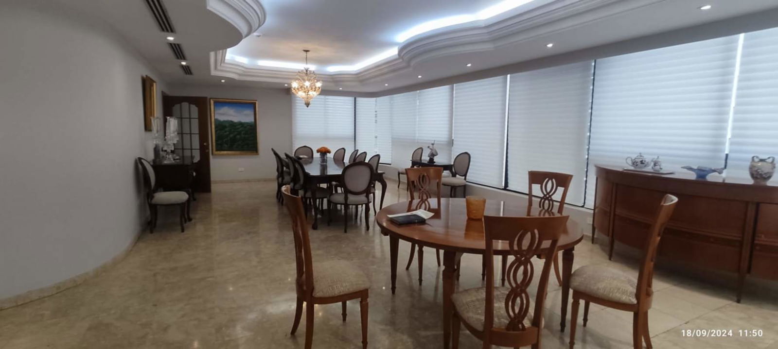 Luxury living space with marble floors and open-plan design in PH Mirage Punta Paitilla Panama