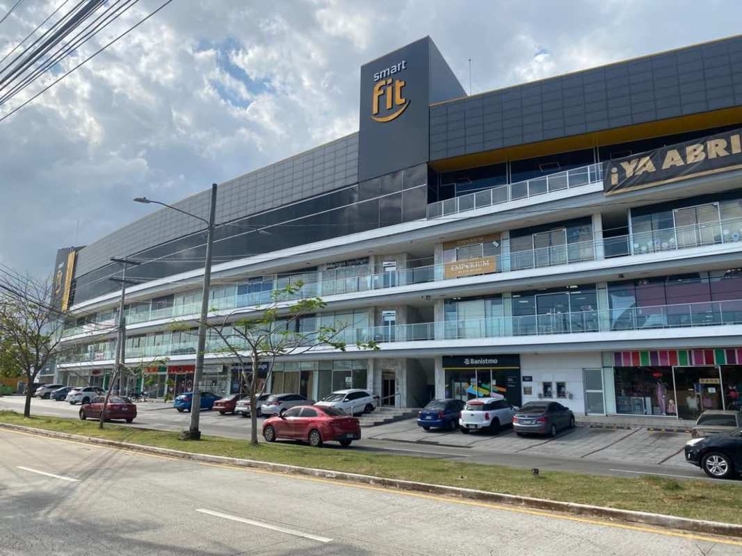 Open industrial-style unit for business offices or retail in Don Bosco Panama City