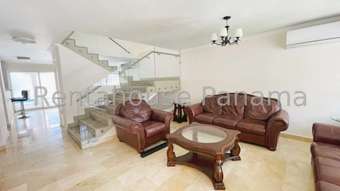 Outdoor private pool with covered terrace in spacious La Alameda residence Panama