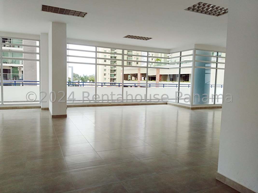 Equipped fitness gym amenity at PH Costa View Costa del Este Panama City