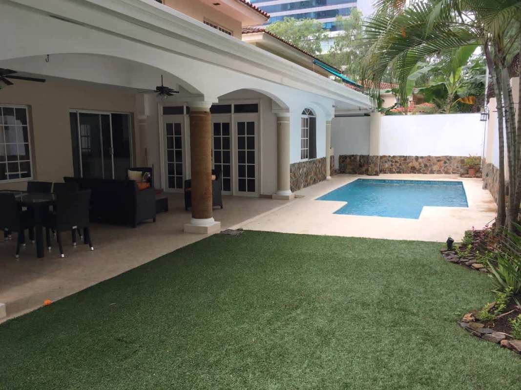 Modern 4BR House with Private Pool in Costa del Este