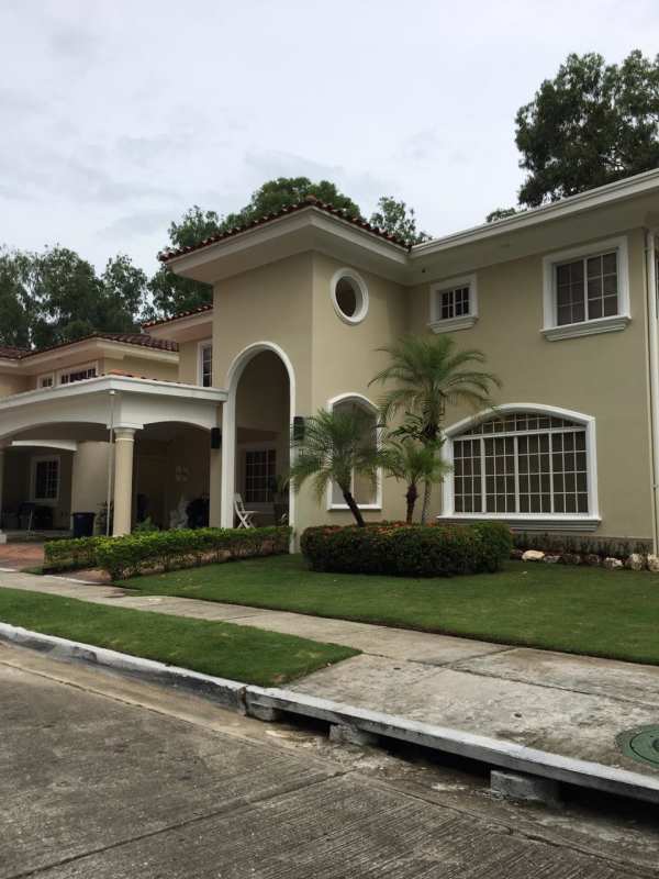 Modern house with private pool, covered terrace and garden in Costa Azul Costa del Este Panama