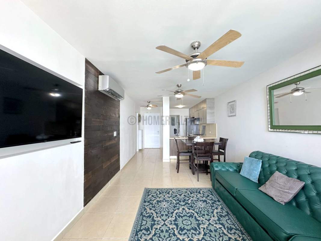 Modern bathroom in rental apartment PH Pacific Point Punta Pacifica Panama