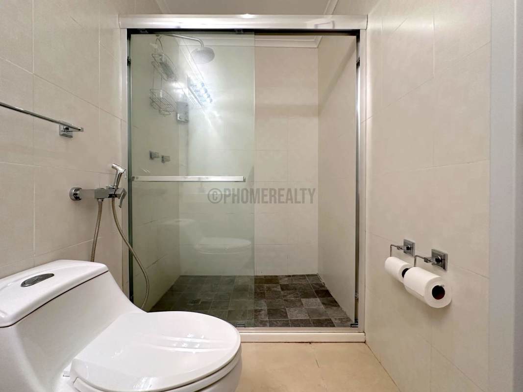 Spacious bedroom in PH Pacific Point apartment Punta Pacifica with ocean views