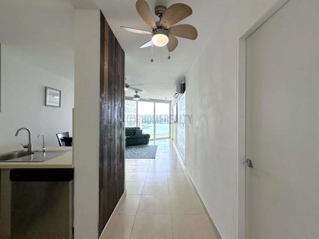 Luxury infinity pool with ocean view PH Pacific Point Punta Pacifica Panama