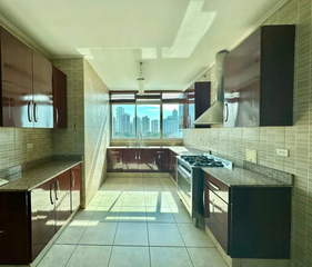 Apartment for Sale in San Francisco - 3 bedrooms