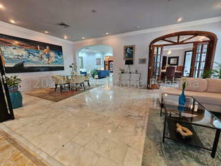 House for Sale in San Francisco - 4 bedrooms