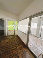 Warehouse with Office for Rent in 24 de Diciembre - 0 bedrooms